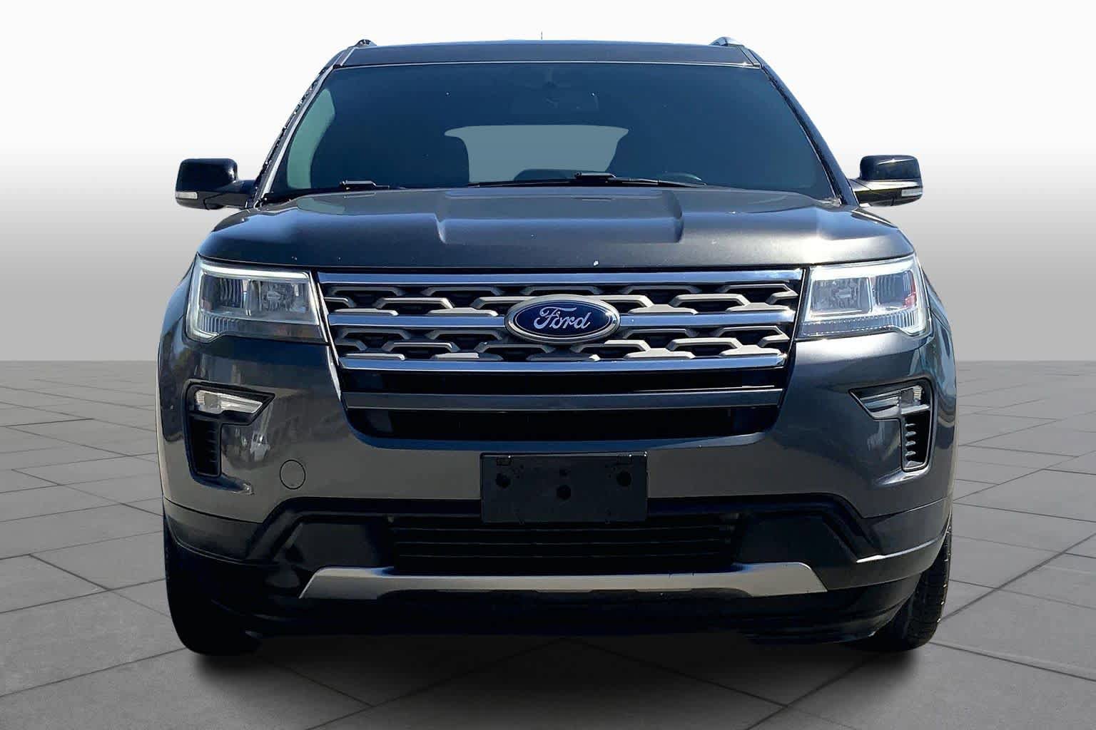Used 2018 Ford Explorer XLT w/ Equipment Group 201A image 4