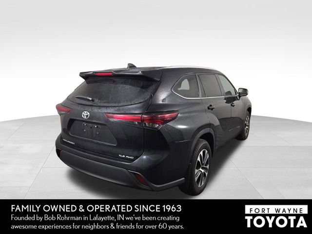 Used 2025 Toyota Highlander XLE image 7
