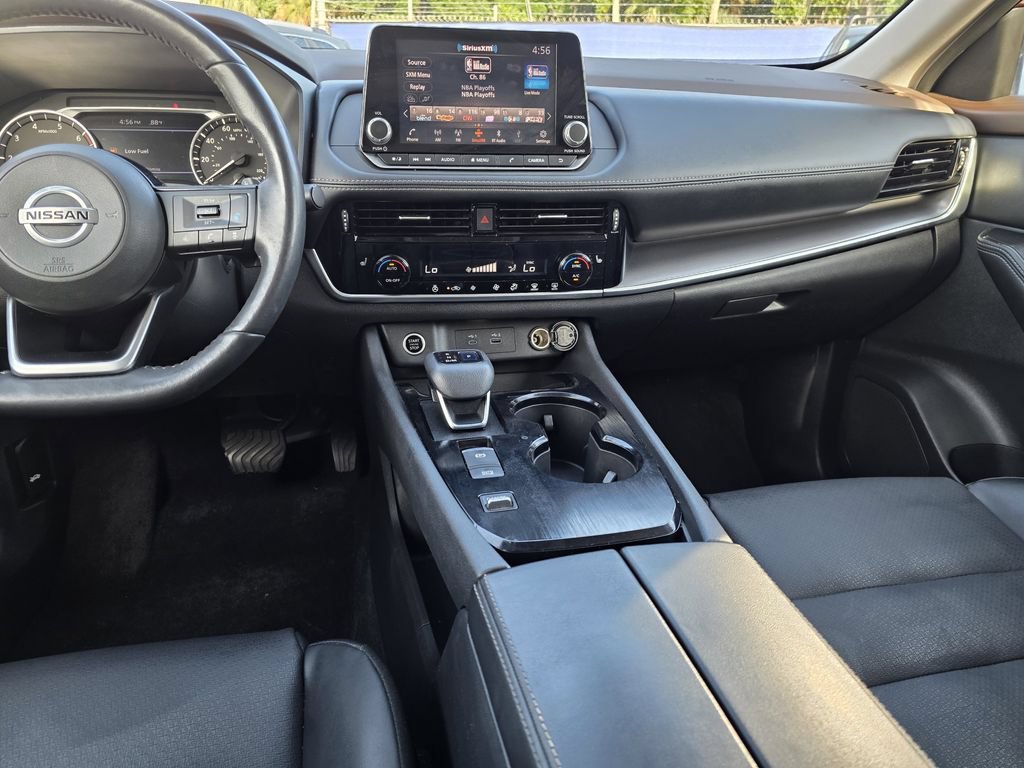 Used 2021 Nissan Rogue SV w/ Premium Package FWD image 14