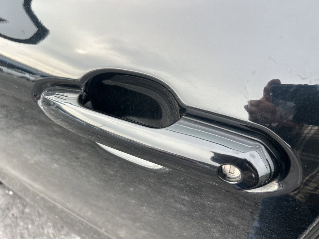 Used 2020 Toyota Highlander XLE image 13