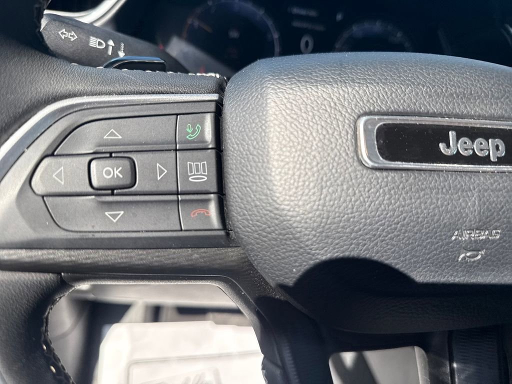 Used 2024 Jeep Grand Cherokee Laredo image 20