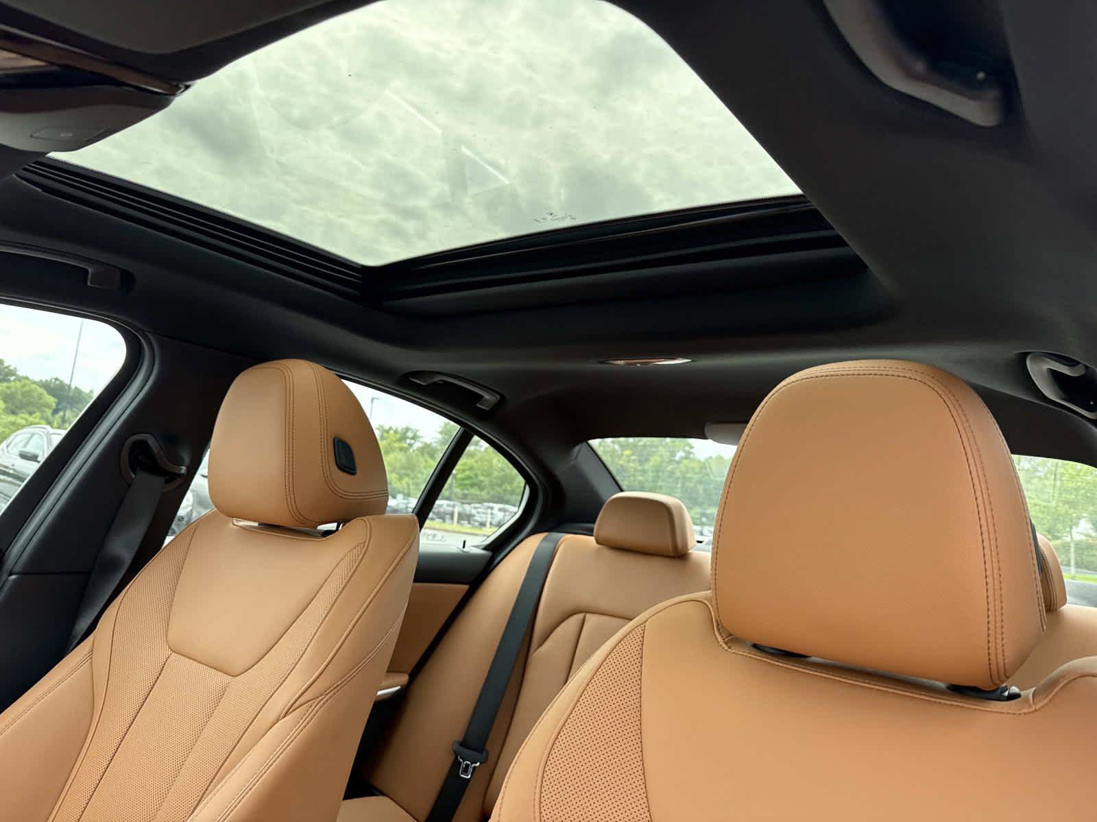 New 2026 BMW 330i xDrive Sedan w/ Premium Package AWD/4WD image 4