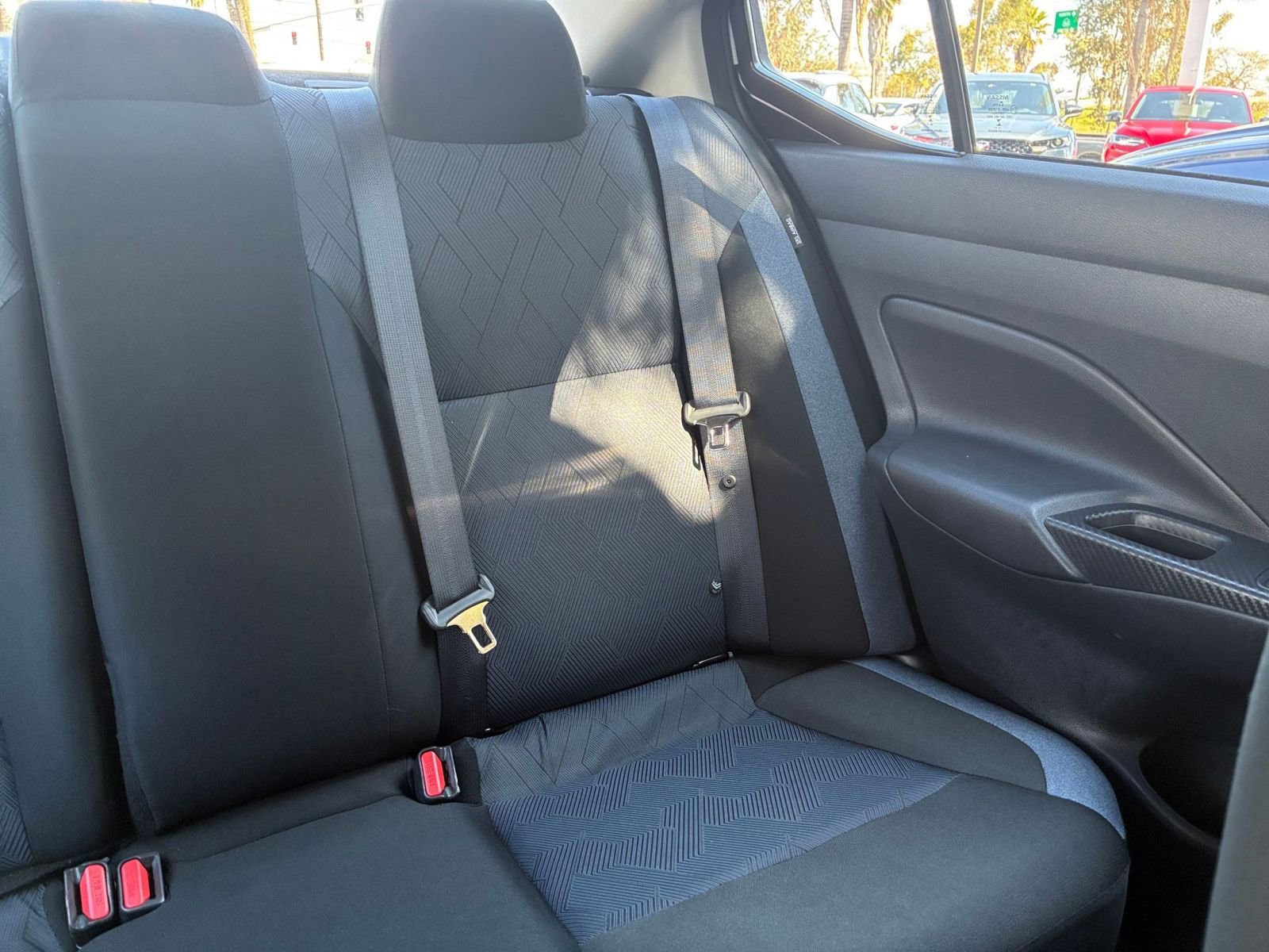 Used 2025 Nissan Versa SV image 35