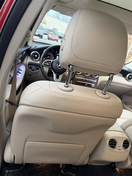 Used 2022 Mercedes-Benz GLC 300 4MATIC w/ Premium Package Lite image 42