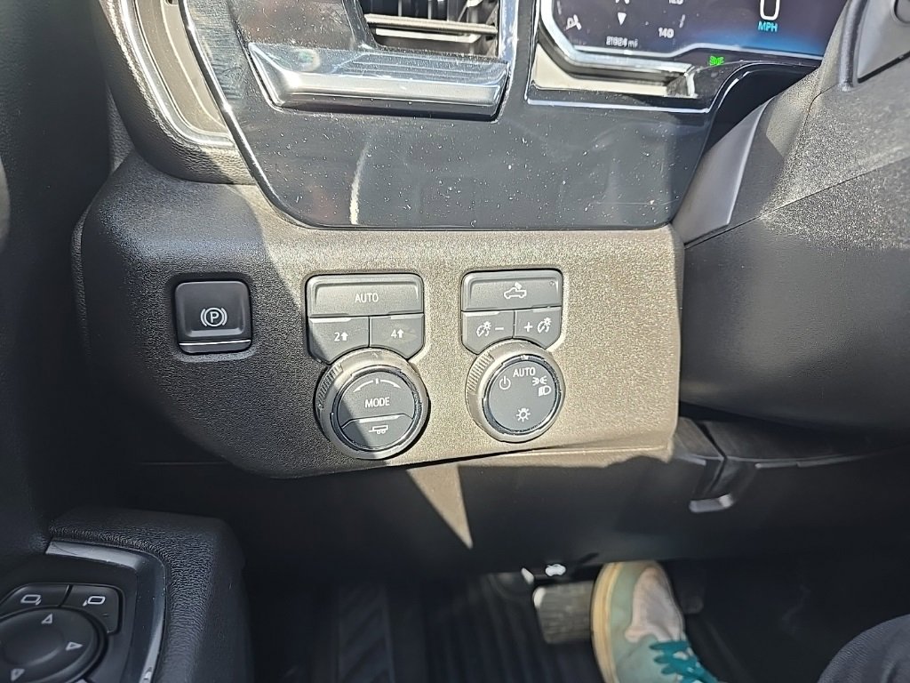 Used 2025 Chevrolet Silverado 1500 LT image 17