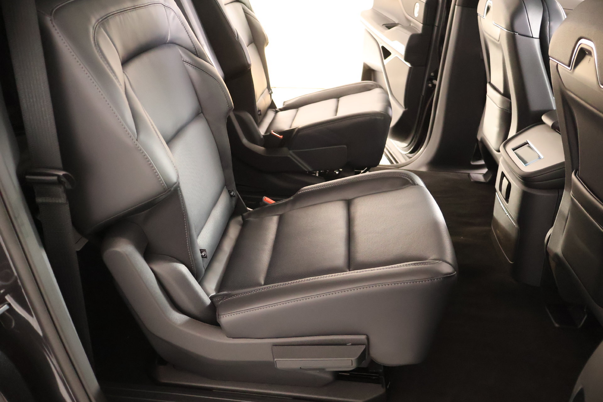 New 2027 Lincoln Navigator L Reserve w/ Jet Appearance Package AWD/4WD image 16
