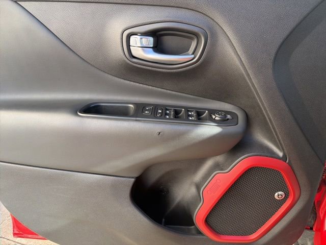 Used 2018 Jeep Renegade Trailhawk w/ Cold Weather Group II image 13