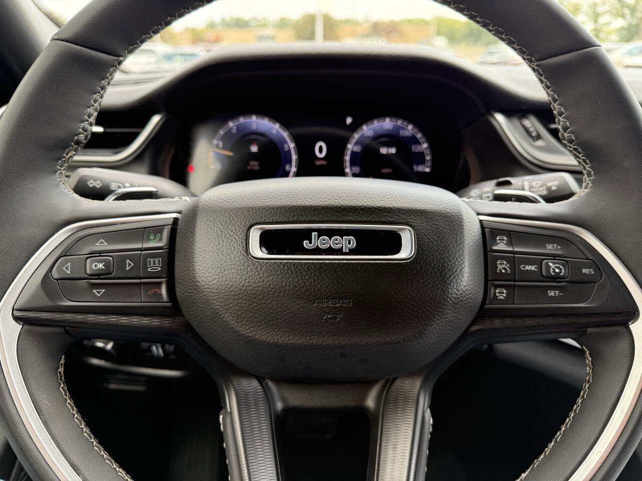Used 2024 Jeep Grand Cherokee L Laredo image 23