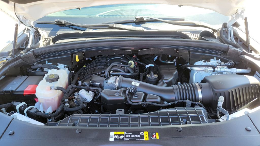 Used 2023 Jeep Grand Cherokee L Laredo RWD image 40