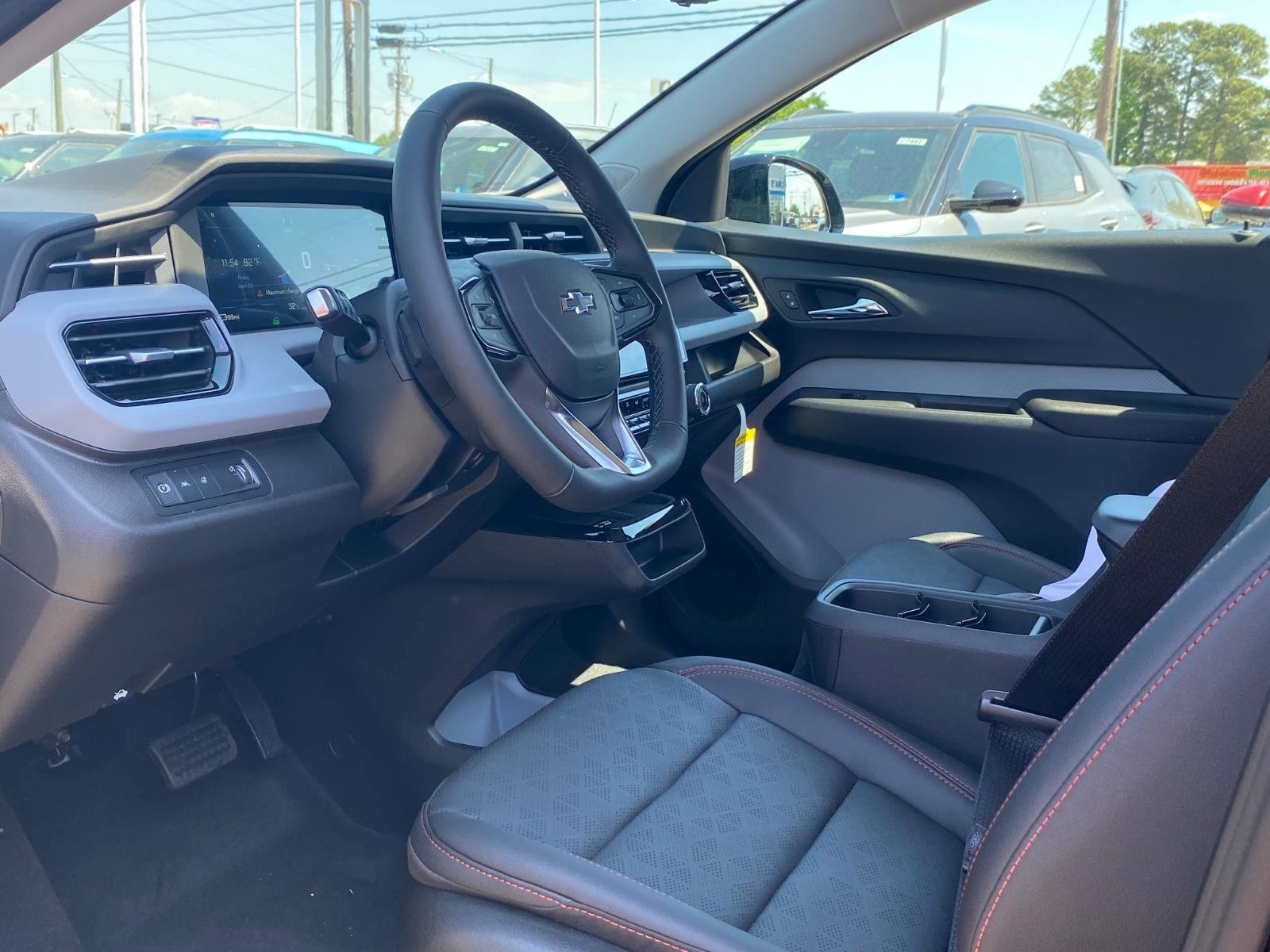 New 2027 Chevrolet Bolt RS w/ Technology Package FWD image 13