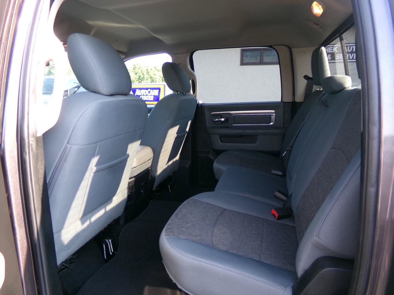Used 2017 RAM 1500 Classic SLT w/ SLT Plus D←cor Group AWD/4WD image 31