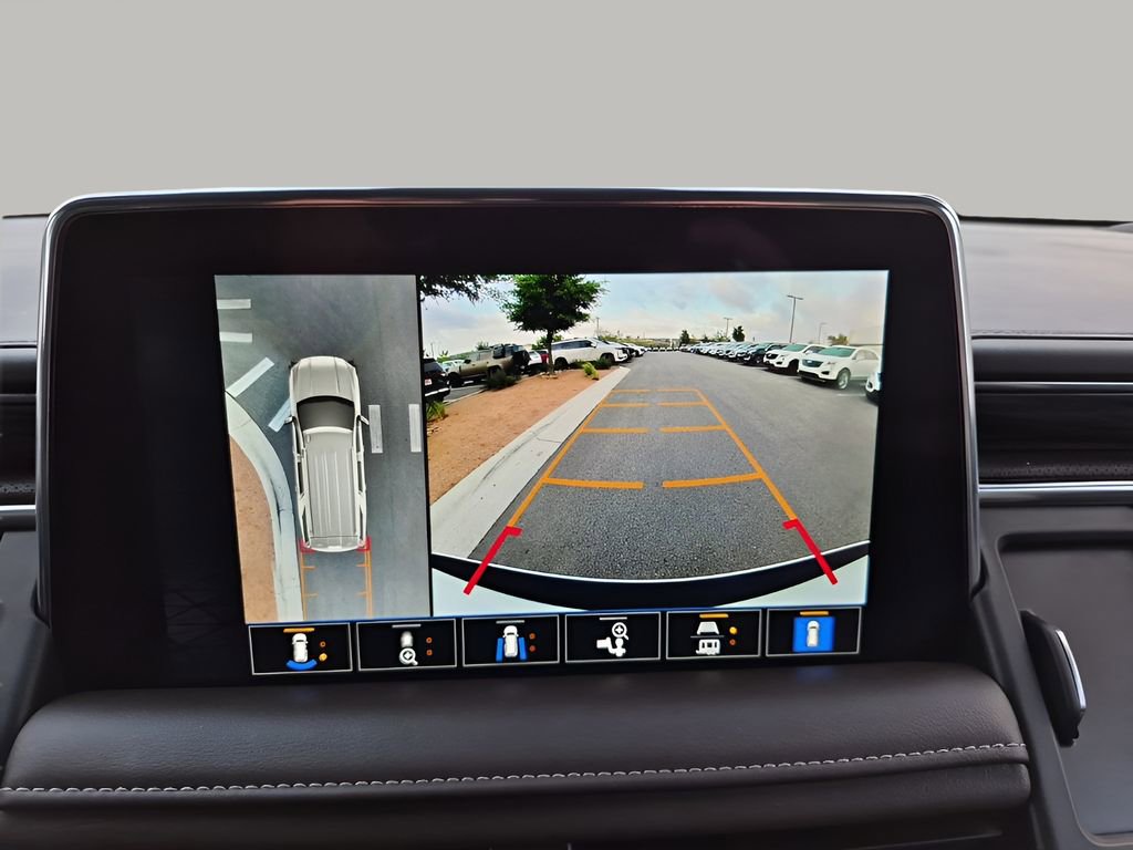 Used 2023 GMC Yukon XL SLT w/ SLT Premium Package image 44