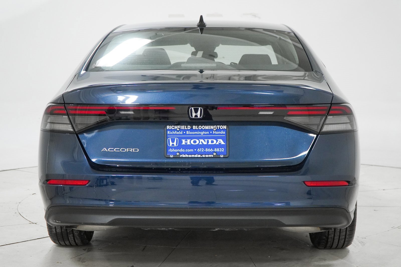 Certified 2025 Honda Accord SE image 8