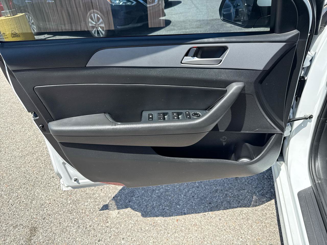 Used 2019 Hyundai Sonata SEL w/ Tech Package 02 FWD image 12
