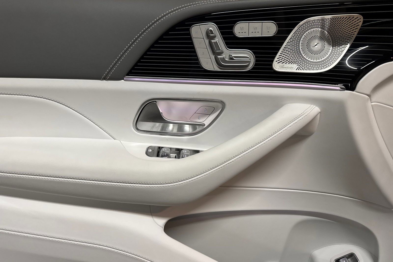 New 2026 Mercedes-Benz Maybach GLS 600 4MATIC image 12