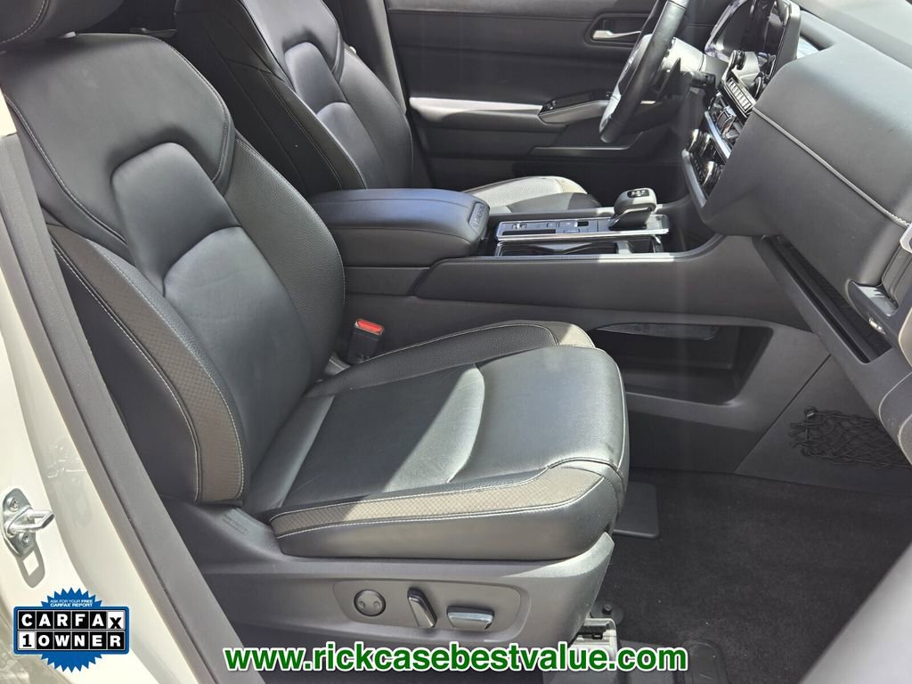 Used 2024 Nissan Pathfinder SL w/ Cargo Package FWD image 19