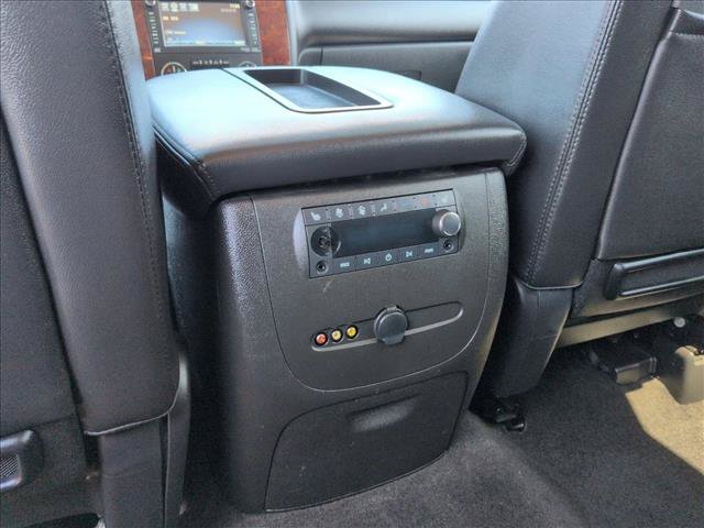 Used 2013 Chevrolet Suburban LTZ RWD image 27
