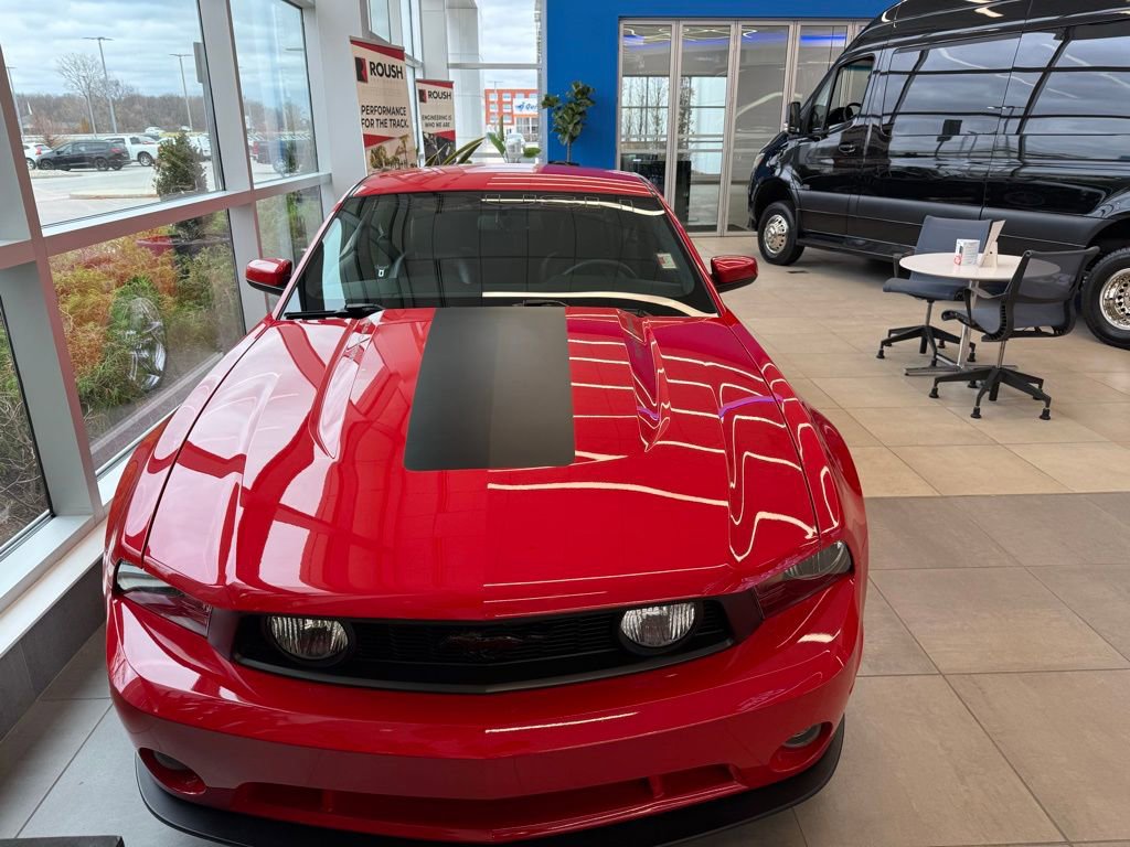 Used 2010 Ford Mustang GT Premium image 2