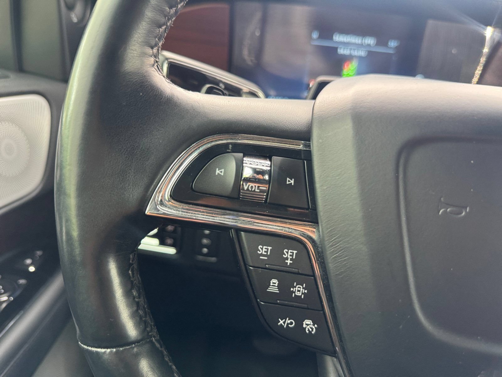 Used 2023 Lincoln Navigator Reserve AWD/4WD image 23