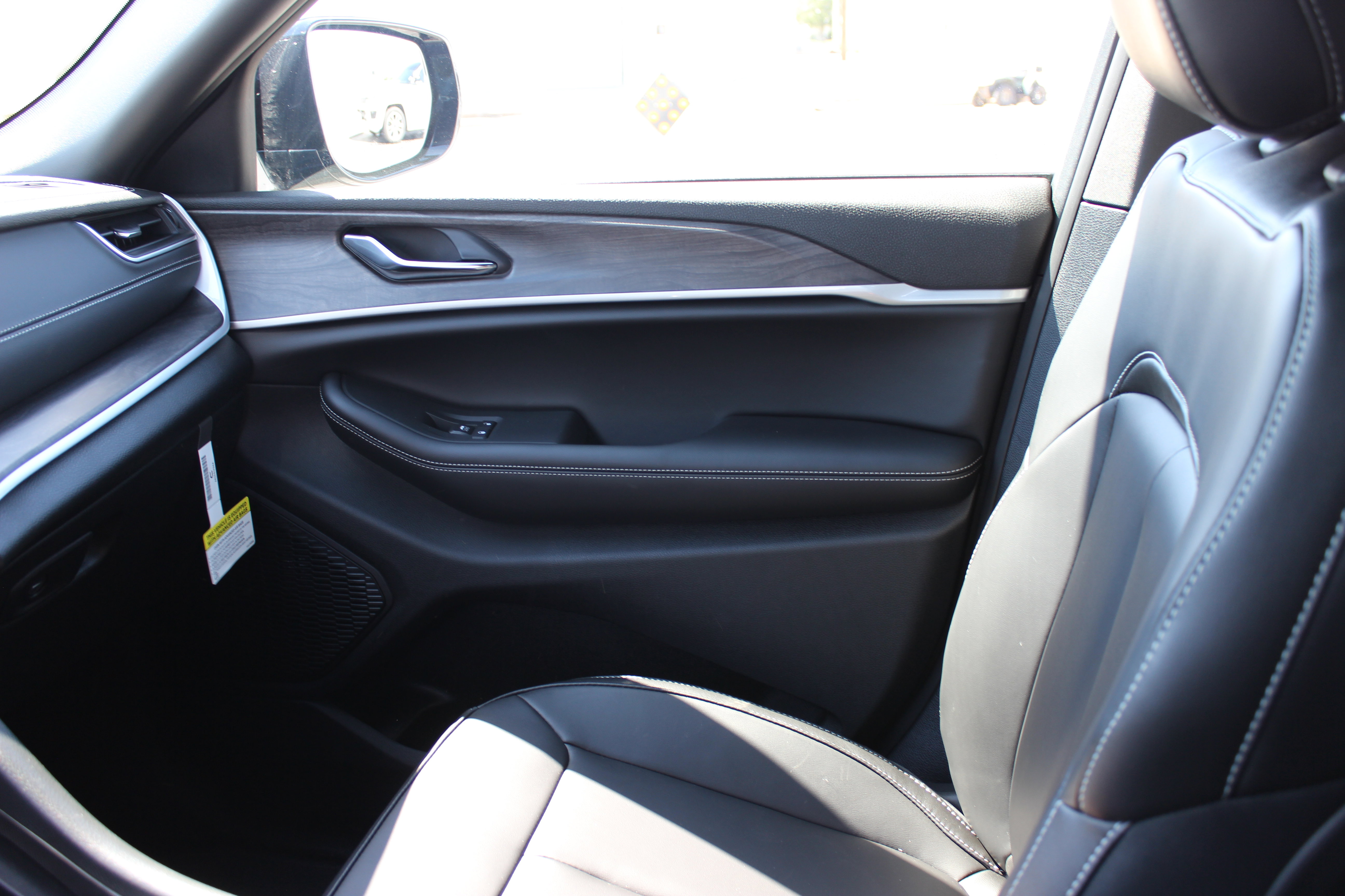 New 2025 Jeep Grand Cherokee L Limited image 22