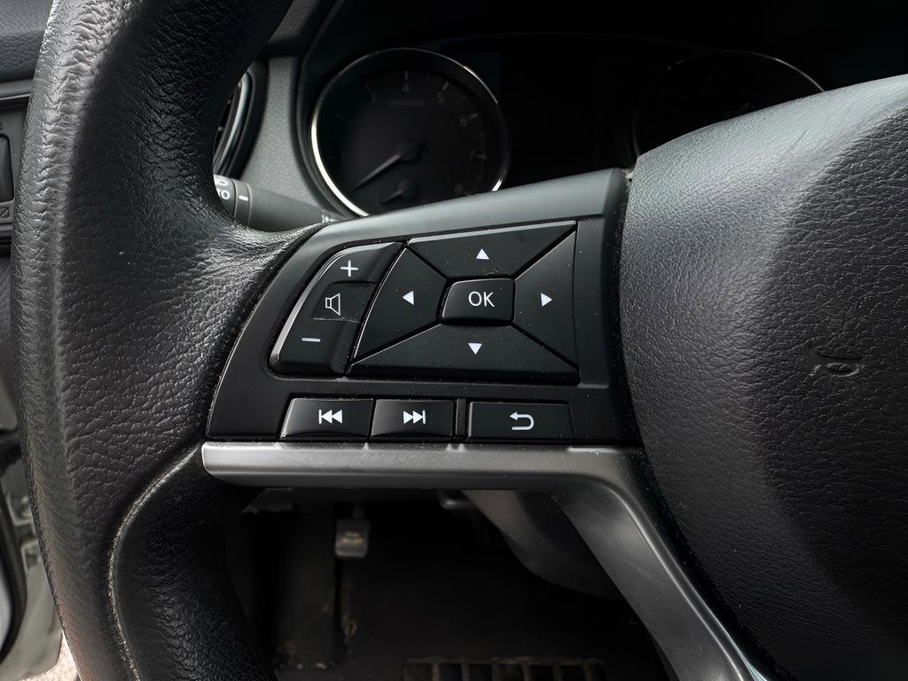 Used 2020 Nissan Rogue S AWD/4WD image 22