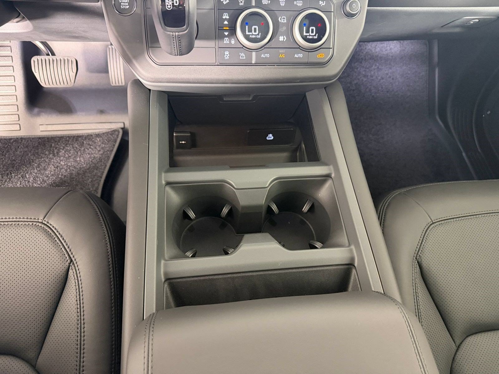 New 2026 Land Rover Defender 90 X-Dynamic SE AWD/4WD image 14