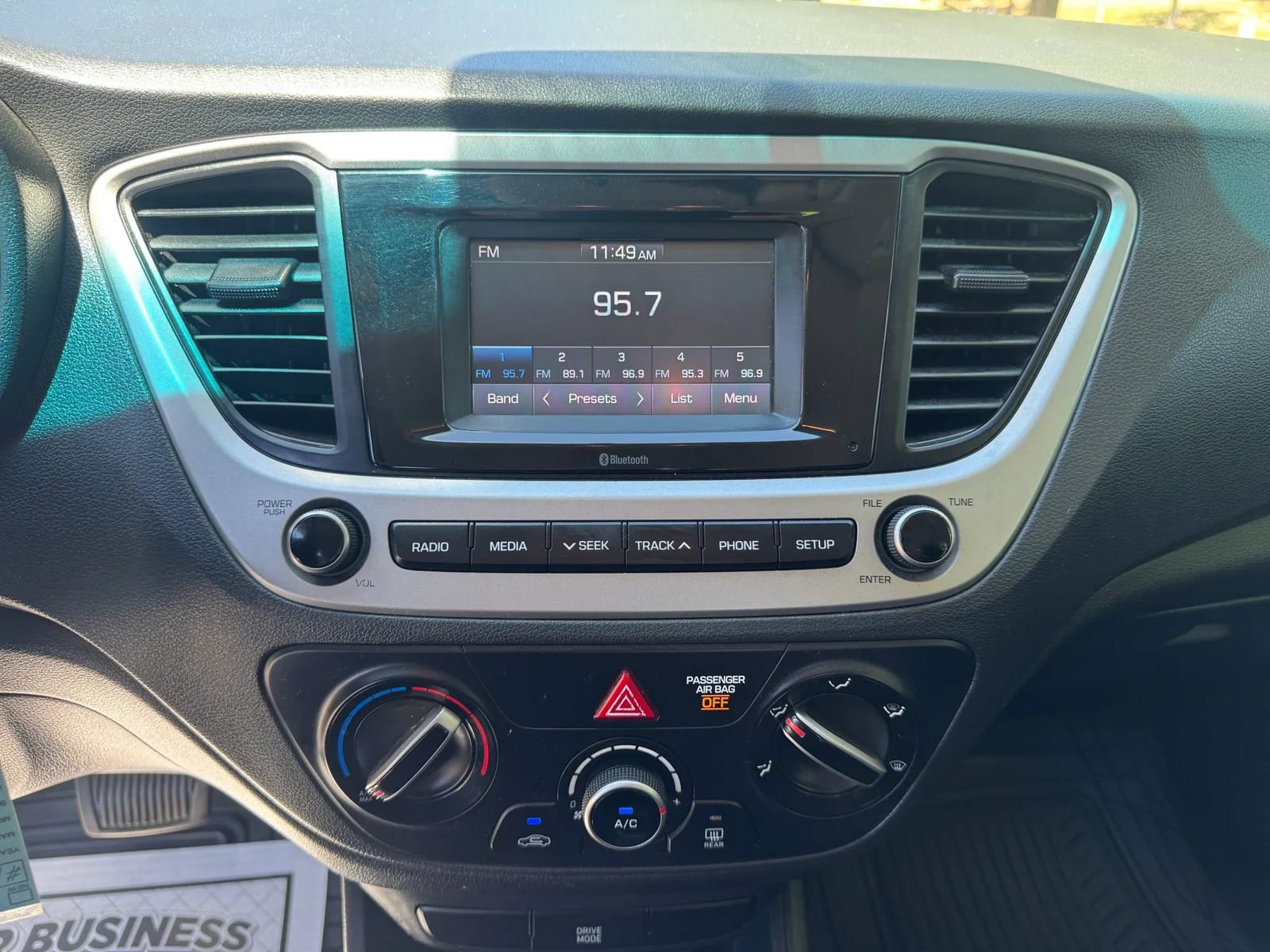 Used 2021 Hyundai Accent SE FWD image 23