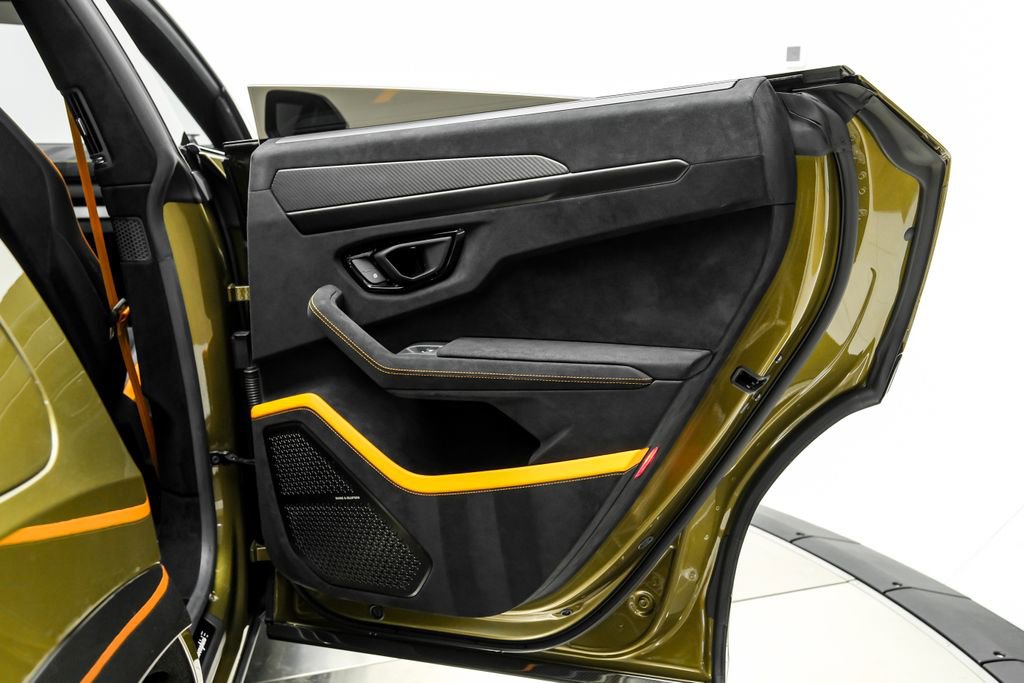 Used 2023 Lamborghini Urus Performante AWD/4WD image 58