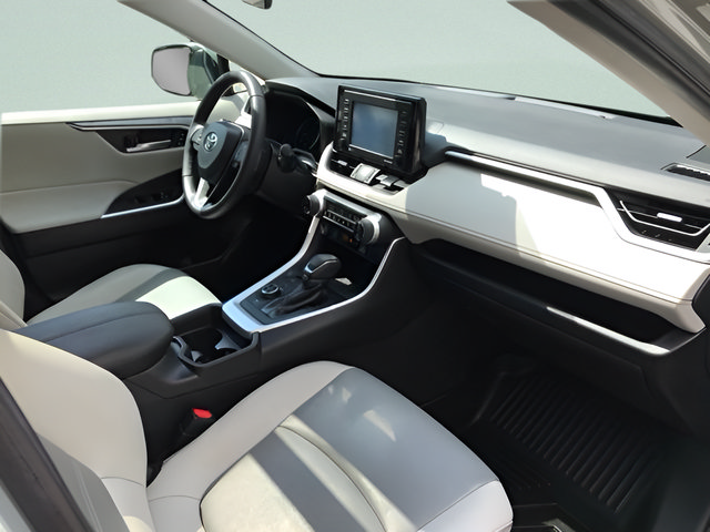 Certified 2021 Toyota RAV4 XLE Premium AWD/4WD image 15