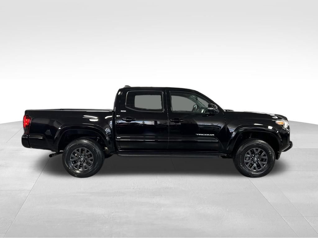 Used 2023 Toyota Tacoma SR5 w/ Technology Package AWD/4WD image 6