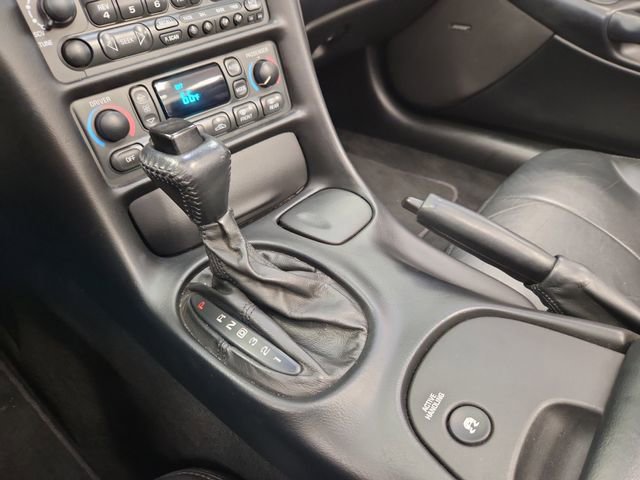 Used 2000 Chevrolet Corvette Convertible RWD image 21