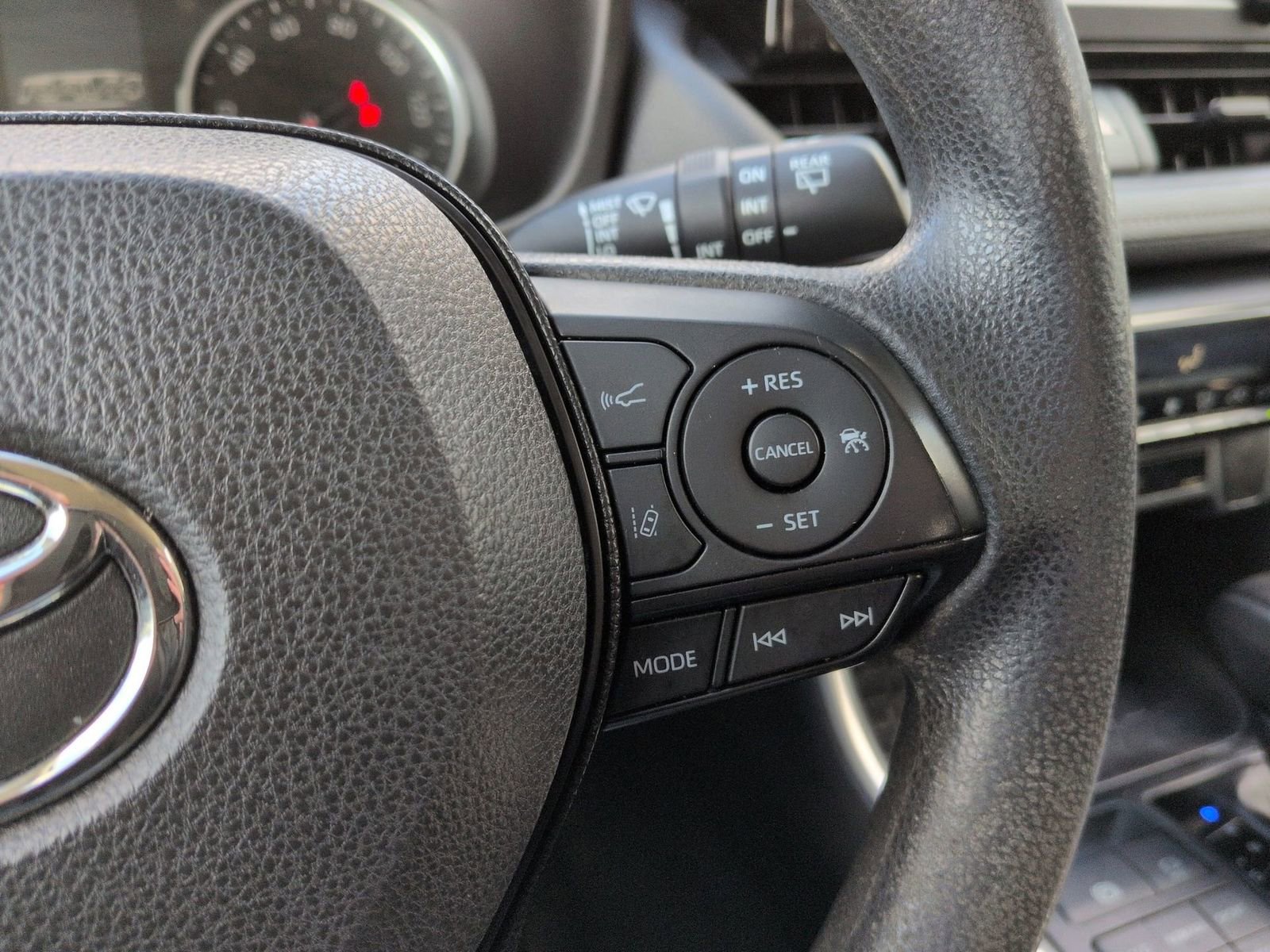 Used 2019 Toyota RAV4 XLE image 27