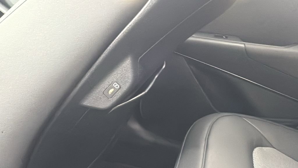 Used 2024 Kia Niro EX Touring image 37