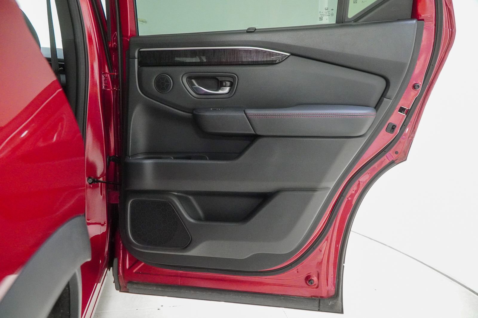 Certified 2025 Honda Pilot Black Edition image 44