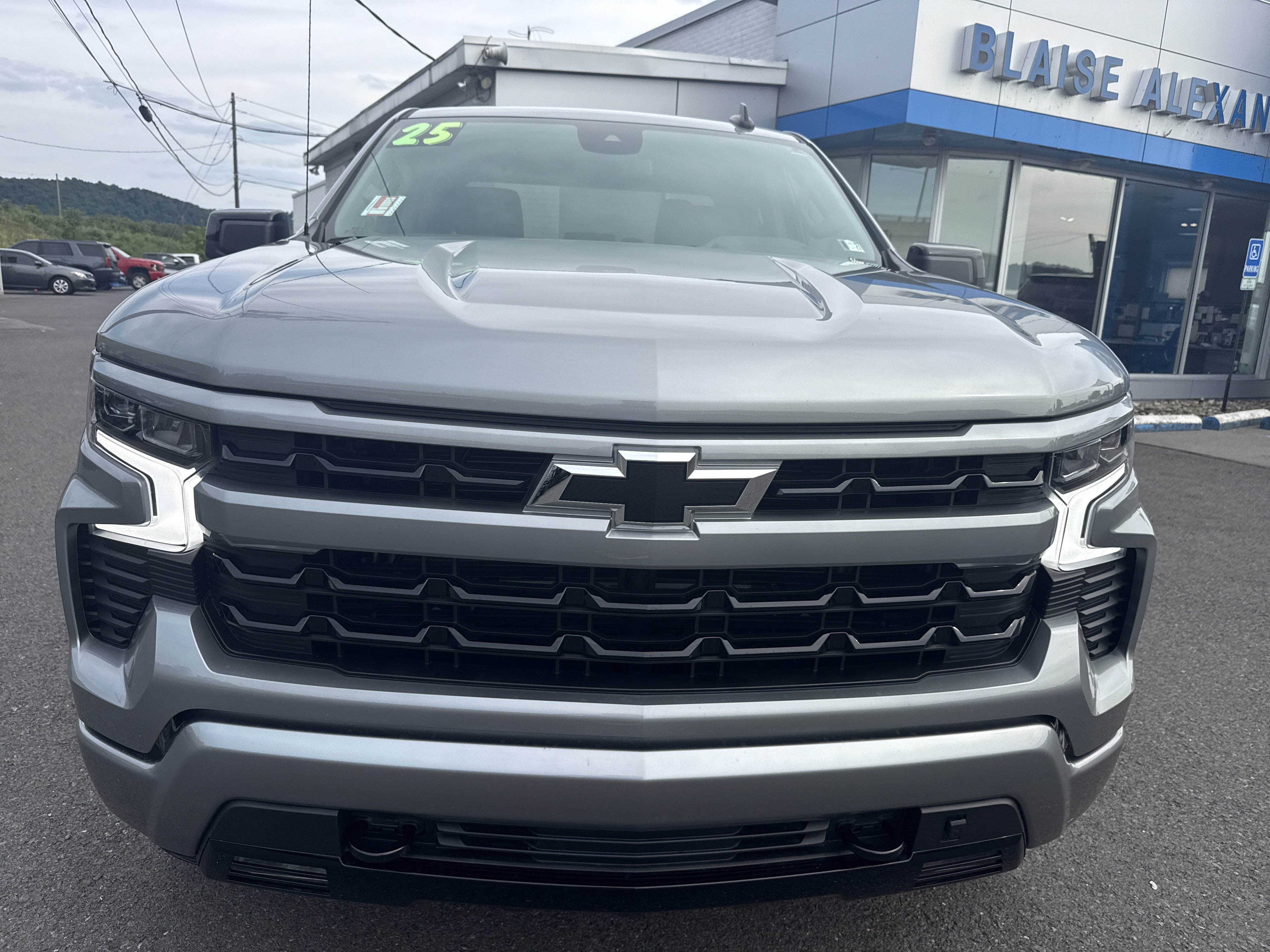 Used 2025 Chevrolet Silverado 1500 RST AWD/4WD image 8