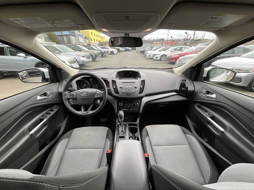 Used 2018 Ford Escape SE image 15