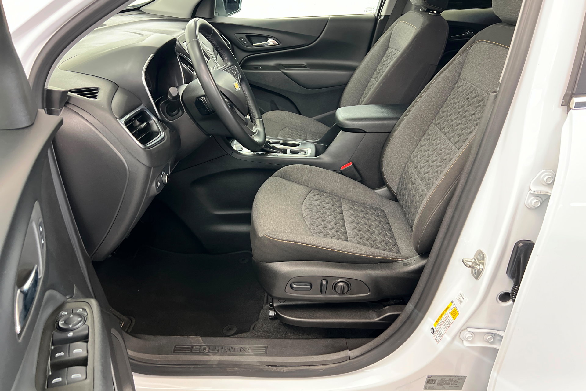 Used 2024 Chevrolet Equinox LT AWD/4WD image 17