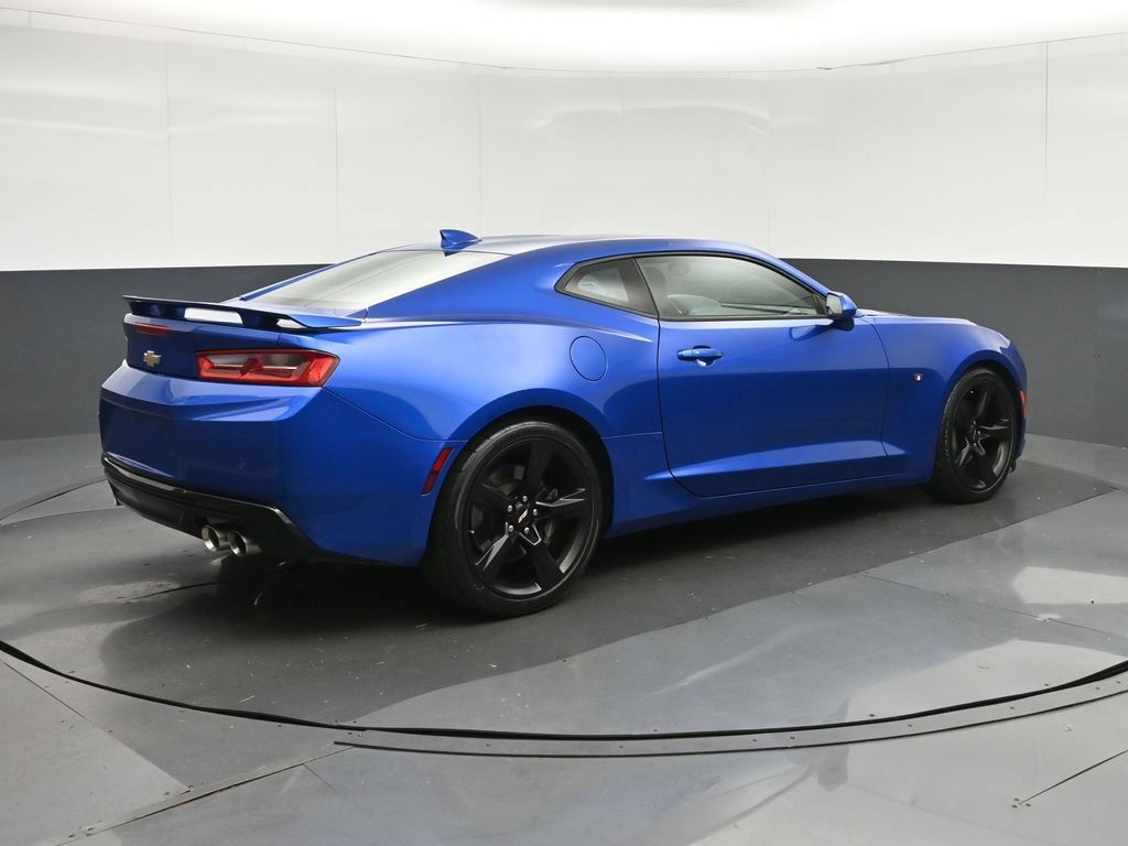 Used 2018 Chevrolet Camaro SS RWD image 7