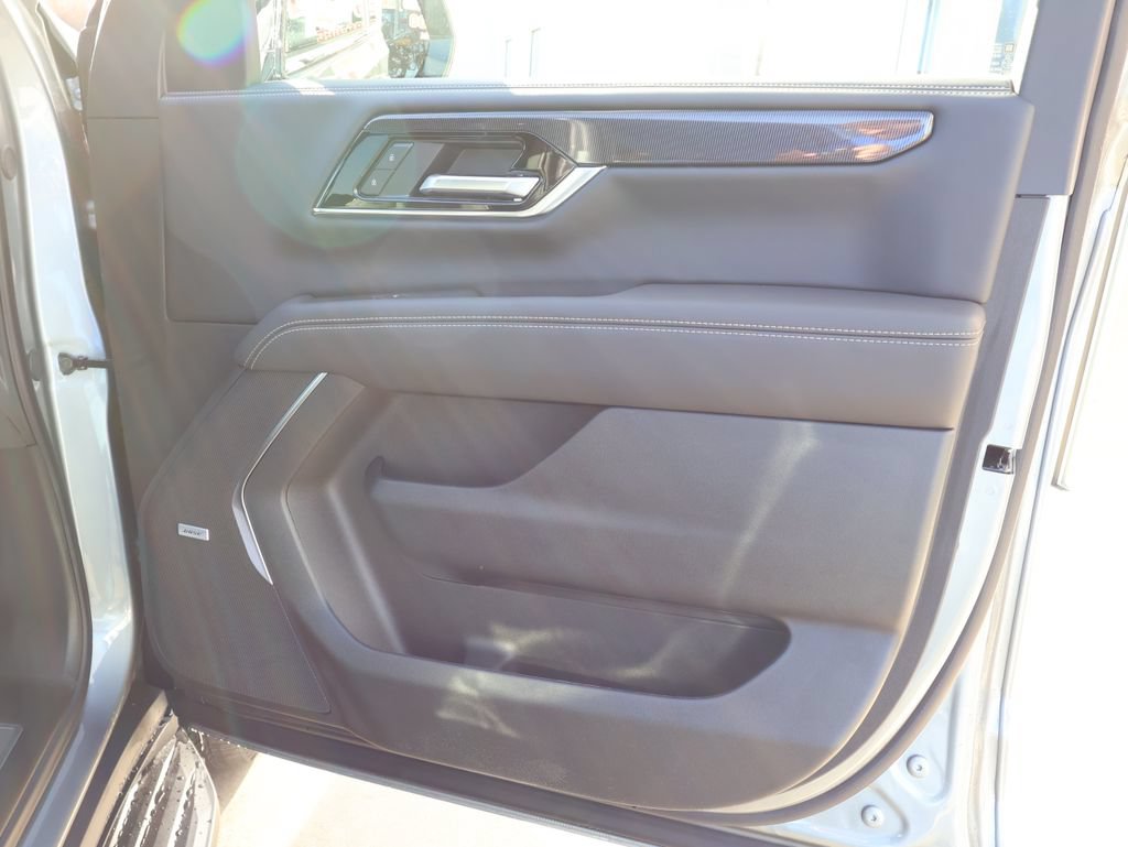 New 2026 GMC Yukon XL Elevation w/ LPO, Elevation Black Package AWD/4WD image 42