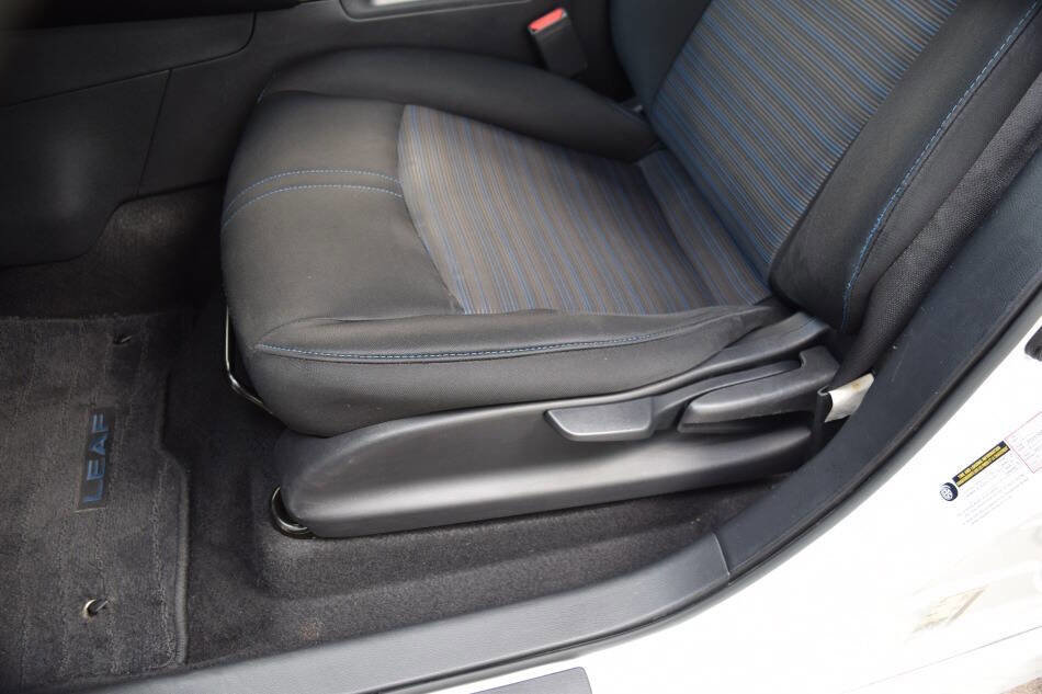 Used 2022 Nissan Leaf SV image 39