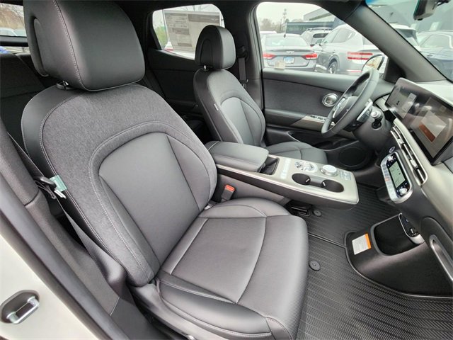 Used 2025 Genesis GV60 Advanced image 22