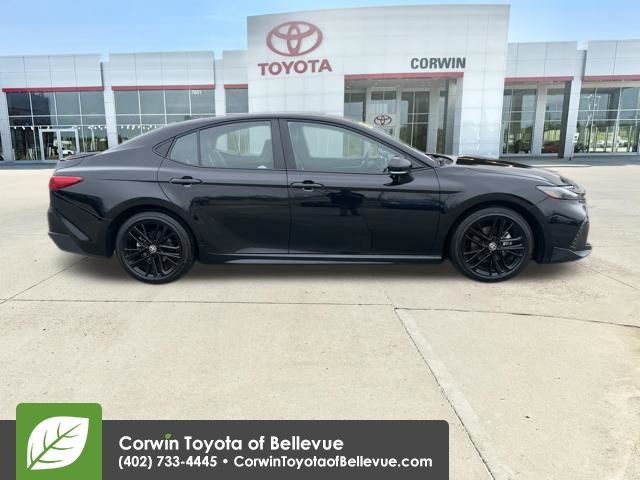 Used 2025 Toyota Camry SE image 6