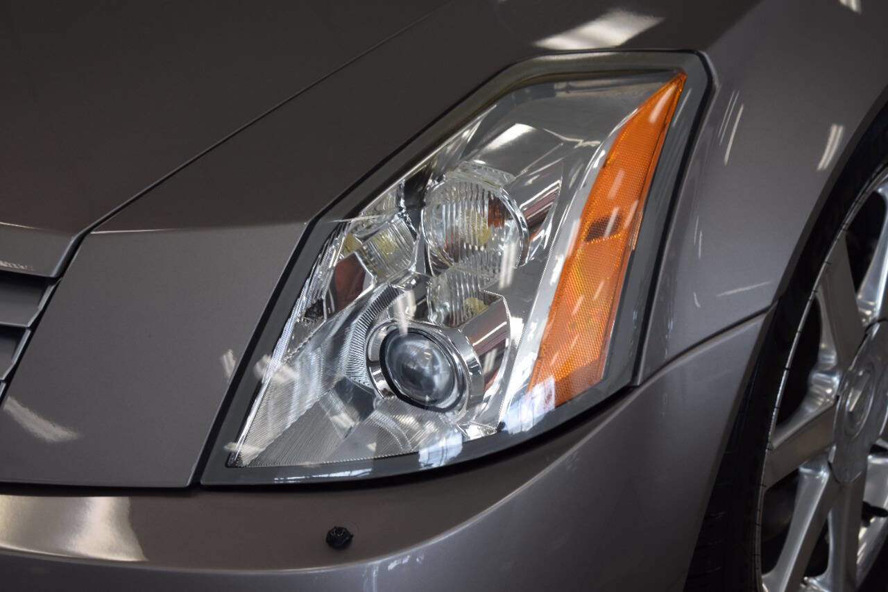Used 2005 Cadillac XLR image 15