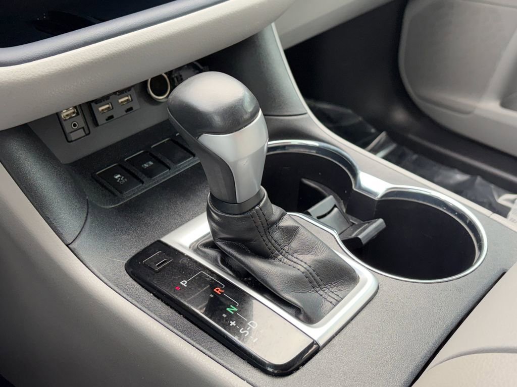 Used 2019 Toyota Highlander LE FWD image 19