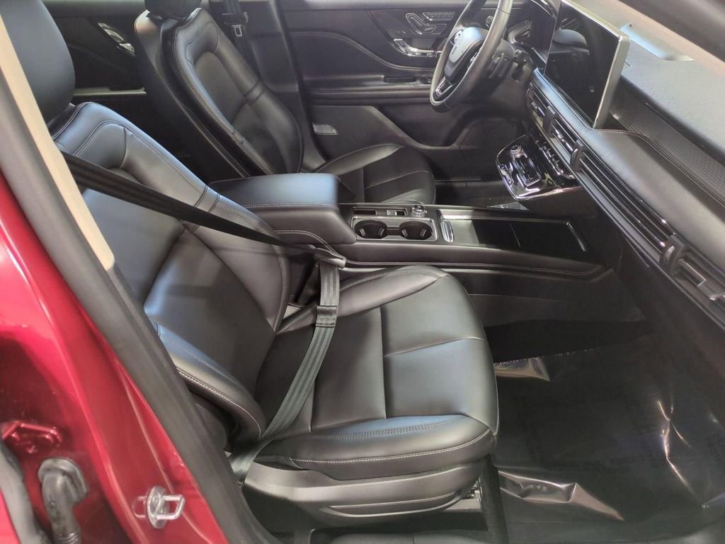 Certified 2023 Lincoln Corsair FWD w/ Towing Package image 31