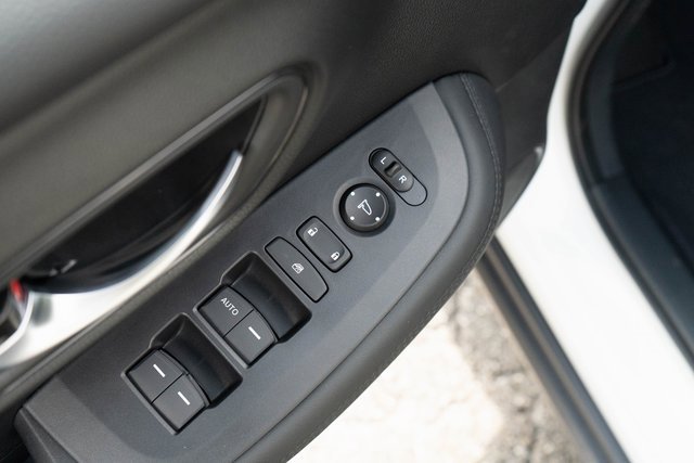 New 2026 Honda HR-V LX image 12