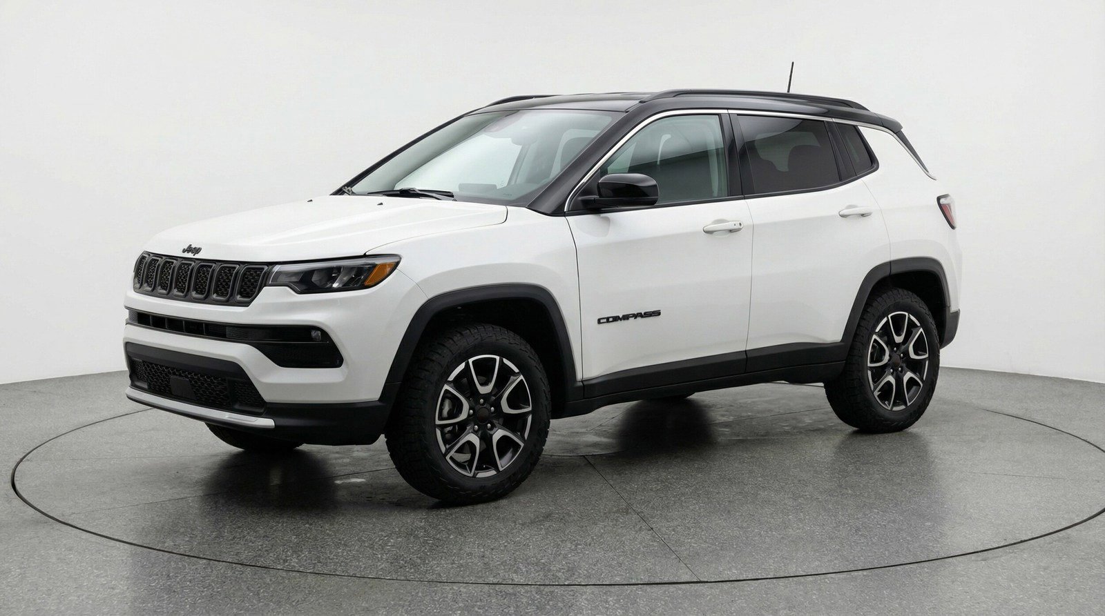 Used 2025 Jeep Compass Trailhawk AWD/4WD image 3