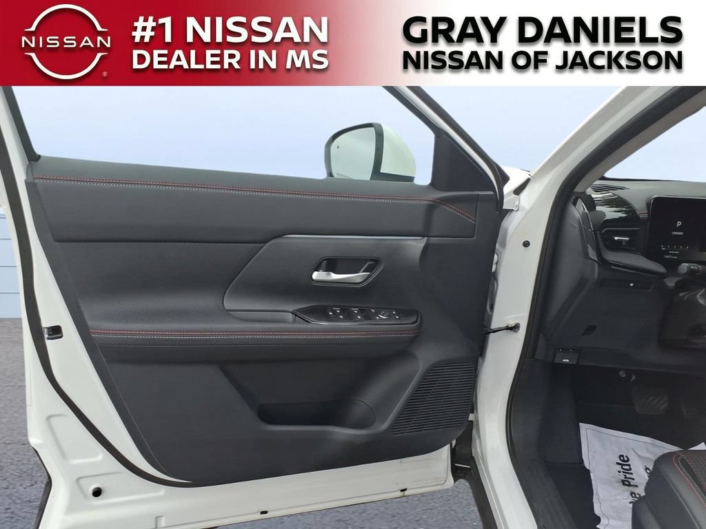 Certified 2025 Nissan Kicks SR AWD/4WD image 18
