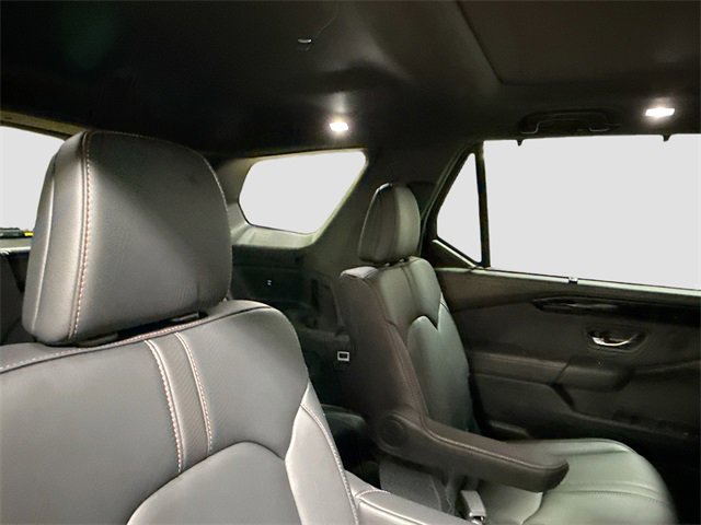 Used 2025 Honda Pilot TrailSport image 31