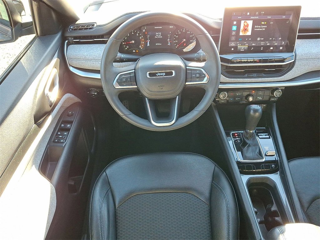 Used 2023 Jeep Compass Latitude image 20